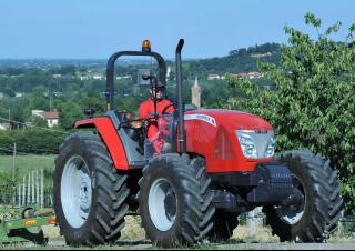 Tractoren met vierwielaandrijving McCormick D-115 MAX STD