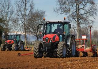 Tractoren met vierwielaandrijving SAME Dorado 70 Classic