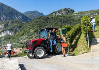 Tractoren met vierwielaandrijving Valtra F95S
