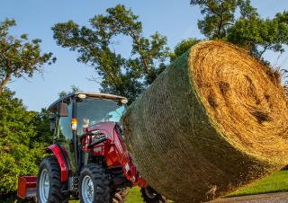 Tractoren met vierwielaandrijving Massey Ferguson MF 1765 M