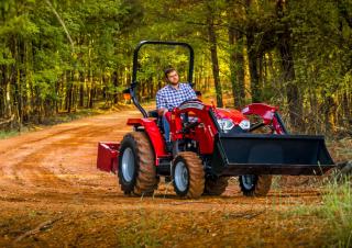 Tractoren met vierwielaandrijving Massey Ferguson MF 1840 E