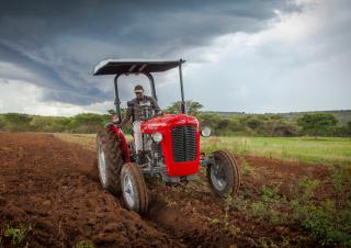 Tractoren met vierwielaandrijving Massey Ferguson MF 35