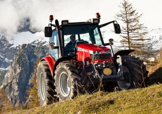 Tractoren met vierwielaandrijving Massey Ferguson MF 5450