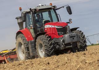 Tractoren met vierwielaandrijving Massey Ferguson MF 7716 S