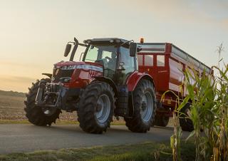 Tractoren met vierwielaandrijving Massey Ferguson MF 7716 S