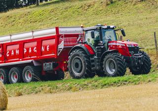 Tractoren met vierwielaandrijving Massey Ferguson MF 8735 S 