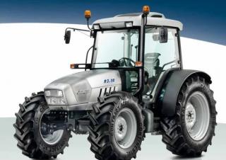 Tractoren met vierwielaandrijving Lamborghini R 3.105