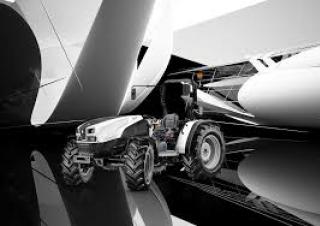 Tractoren met vierwielaandrijving Lamborghini Strike CM 105