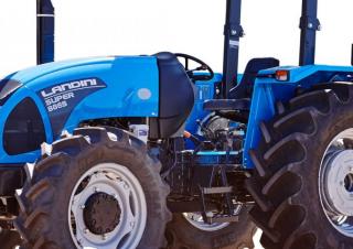 Tractoren met vierwielaandrijving Landini SUPER 8865
