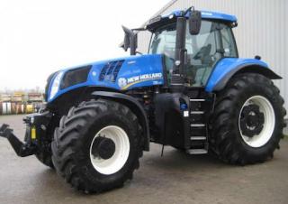 Tractoren met vierwielaandrijving New Holland T8.435 UC 