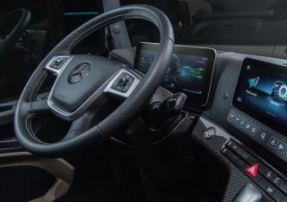 Trucks Trekkers Mercedes-Benz Actros 1824 LS 4x2