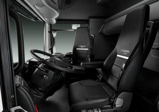 Trucks Trekkers Renault MAGNUM AE 560.18T