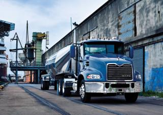 Trucks Trekkers Mack PINNACLE CA68 Conventional CXU603 MP8 6x4