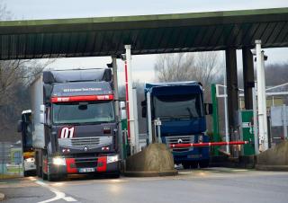 Trucks Trekkers Renault PREMIUM ROUTE 330 1.6M 4x2