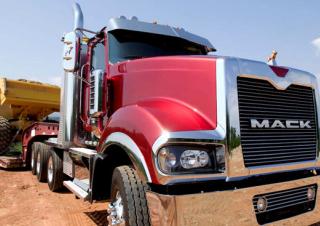Trucks Trekkers Mack TITAN Day Cab ISX 550 6x4