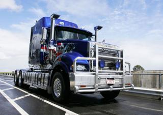 Trucks Trekkers Mack TITAN Day Cab MP10 8x4