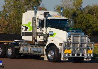 Trucks Trekkers Mack TITAN Day Cab MP10 8x4
