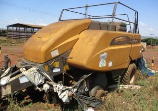 Vierkante-balenpersen Valtra 2270