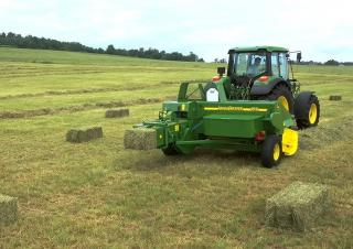 Vierkante-balenpersen John Deere 459