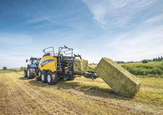 Vierkante-balenpersen New Holland BB 890 PC Plus