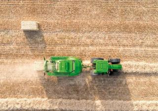 Vierkante-balenpersen John Deere L624