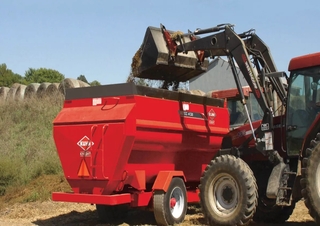 voertechnologie voermengwagens Kuhn Knight 4136