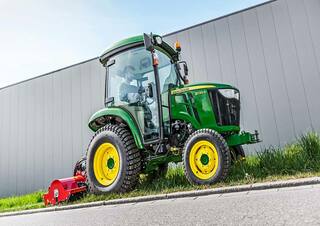 Voertuigen Voortrekhaak gemeentetrekker John Deere 3039 R