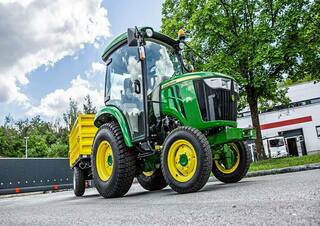 Voertuigen Voortrekhaak gemeentetrekker John Deere 3046 R