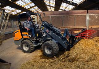 Wielladers Giant G2700 HD+