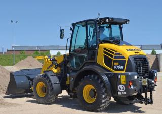 Wielladers Komatsu WA100M-8E0