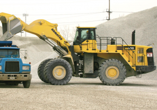 Wielladers Komatsu WA600-6
