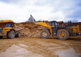 Wielladers Komatsu WA900-3