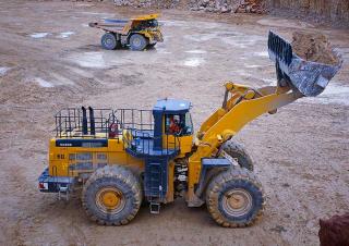 Wielladers Komatsu WA900-3