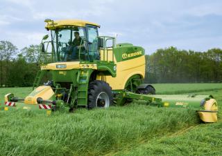 Zelfrijdende maaierkneuzer Krone BiG M 450 CR