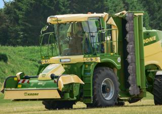 Zelfrijdende maaierkneuzer Krone Big M 450 CV