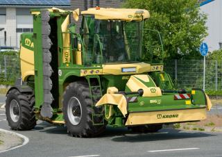 Zelfrijdende maaierkneuzer Krone Big M 450 CV