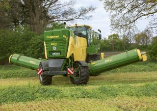 Zelfrijdende maaierkneuzer Krone Big M 450 CV