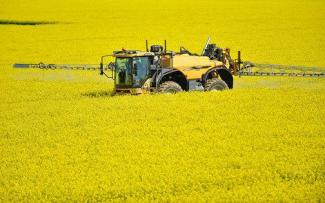 Zelfrijdende veldspuiten Challenger RoGator 635