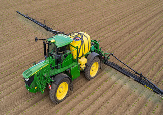Zelfrijdende veldspuiten John Deere R4150i