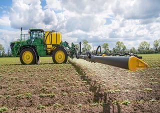 Zelfrijdende veldspuiten John Deere R4150i