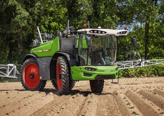 Zelfrijdende veldspuiten Fendt Rogator 655 