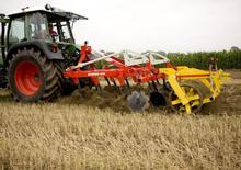 Cultivatoren Pöttinger Synkro 3030