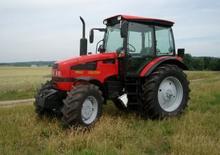 Tractoren met vierwielaandrijving Belarus 1523.3