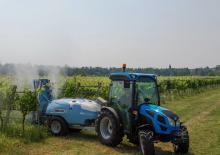 Tractoren met vierwielaandrijving Landini 2-060