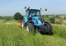 Tractoren met vierwielaandrijving Landini 5-115H