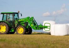 Tractoren met vierwielaandrijving John Deere 5065E