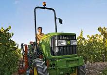 Tractoren met vierwielaandrijving John Deere 5100 GV
