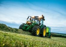 Tractoren met vierwielaandrijving John Deere 5100R