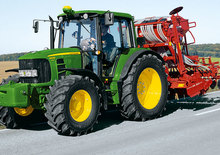 Tractoren met vierwielaandrijving John Deere 6330