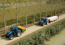 Tractoren met vierwielaandrijving Landini 7-160